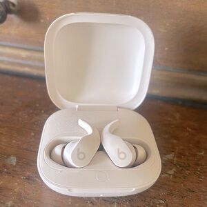 Beats Fit Pro x Kim Kardashian Moon Color